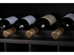 Zuiver Kast Wijnrek TRAVIS - Black Oak Zwart -Zuiver || RICHMOND Verkoop 18585 deba meubelen woonkamer zuiver travis