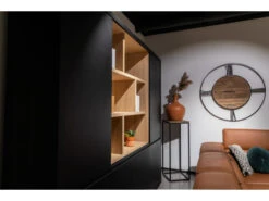 Vitrine ZEN Open Midden Incl. LED - Black Matte/smoked Oak Zwart -Zuiver || RICHMOND Verkoop william winston zen 45331